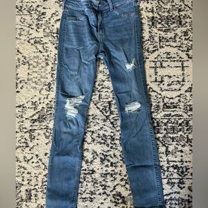 Hollister Skinny Jeans size 6 short
